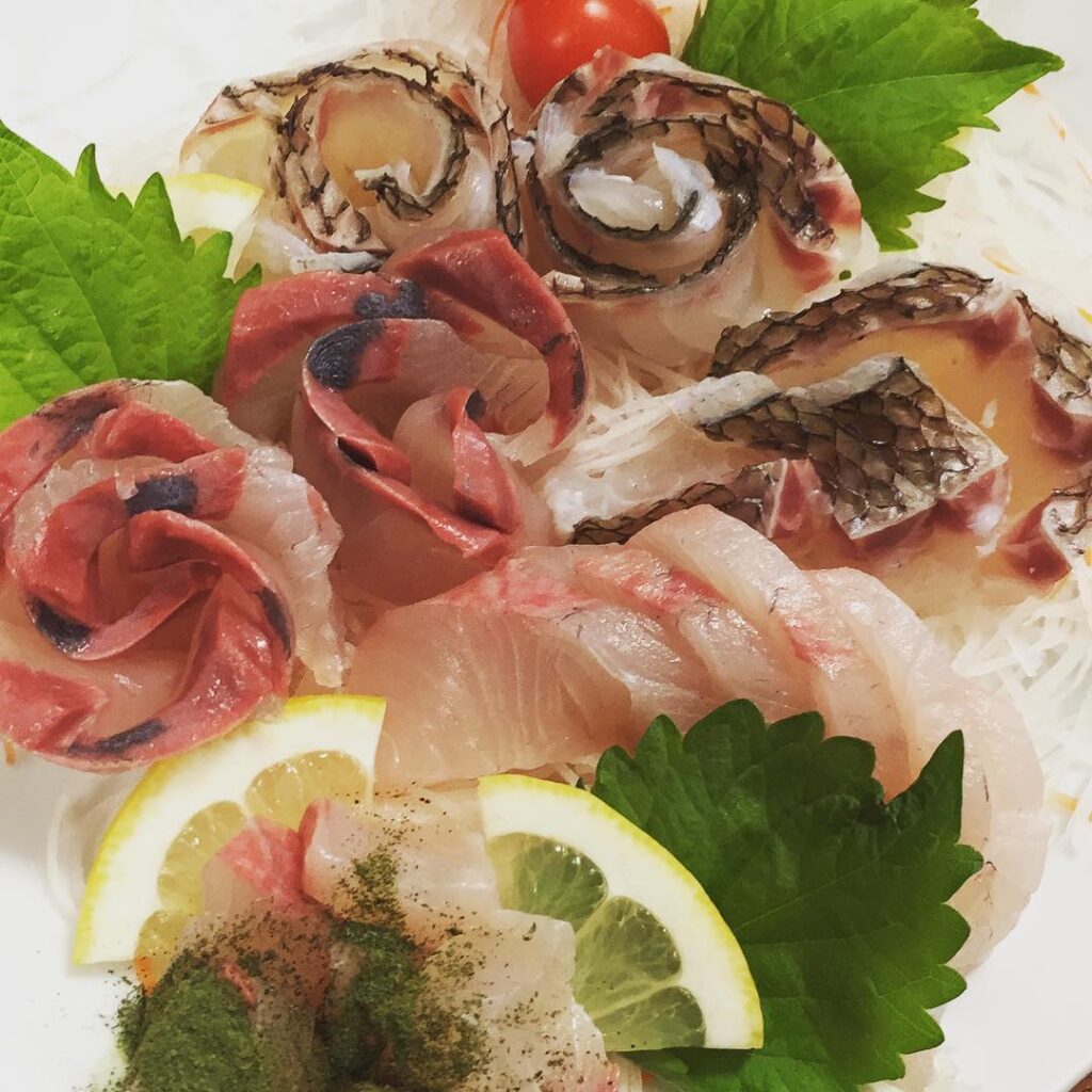 翌日がひきやすい 天然魚鯛急急お届けありがとうございます〜〜すべての食材に感謝して頂きます(╹◡╹)