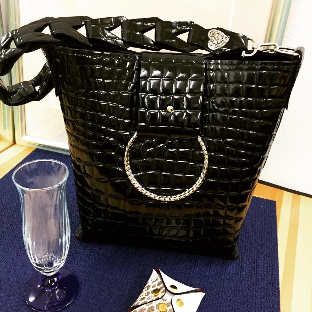 金のガチョウ革細工教室〜♪(╹◡╹)牛革クロコ型押しエナメル仕上げトートバッグ 仕上がりました。